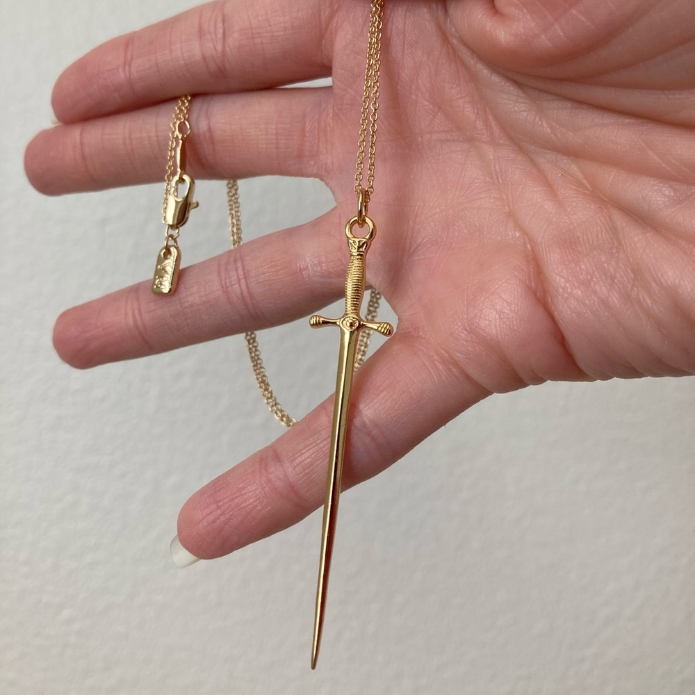 Vanessa Mooney sonnet of the sword gold dagger pendant necklace - Picture 2 of 12